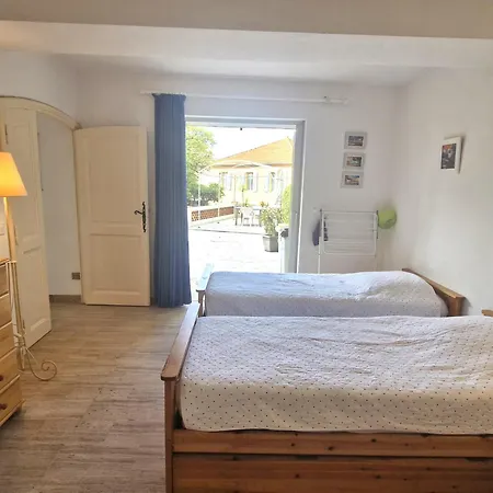 2 Pieces Climatise Avec Terrasse Et Parking, Proche Centre - Fr-1-780-84 Apartment