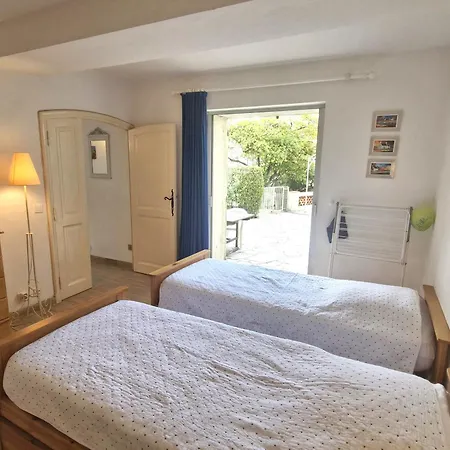 2 Pieces Climatise Avec Terrasse Et Parking, Proche Centre - Fr-1-780-84 Apartmán *